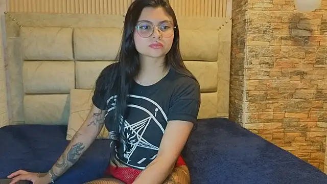 Lucy Belmont online show from 11/18/25, 06:56