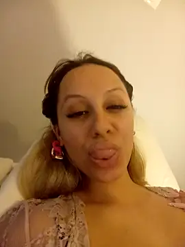 cleopatravodos online show from 11/19/25, 02:39