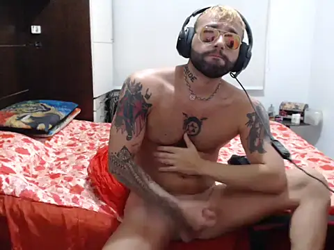 cosplayerfiit online show from 11/14/25, 09:13