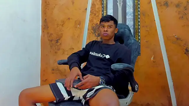 black sweet 22 online show from 11/17/25, 03:45