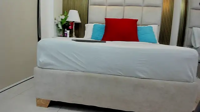 Katia Young online show from 11/16/25, 09:09