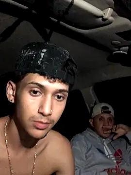 Snapshot of santiago24cmandmyfriend chatting on 11/27/25, 02:24 santiago24cmandmyfriend online show from 11/27/25, 02:24