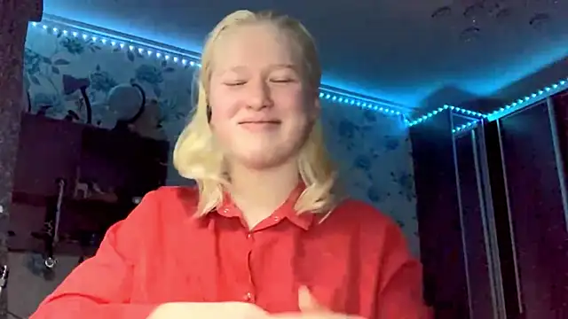 Snapshot of ArissuCuteey chatting on 11/17/25, 03:40 ArissuCuteey online show from 11/17/25, 03:40