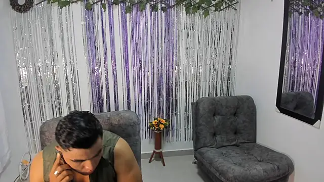 Snapshot of VioletXJasper chatting on 11/24/25, 11:15 VioletXJasper online show from 11/24/25, 11:15