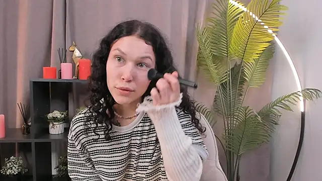 Snapshot of TerrieHerimann chatting on 11/17/25, 02:34 TerrieHerimann online show from 11/17/25, 02:34