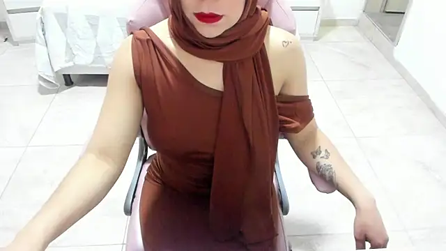 Snapshot of Tahira_bakir chatting on 11/19/25, 12:05 Tahira bakir online show from 11/19/25, 12:05