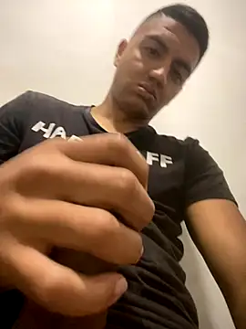 Snapshot of lester_rose chatting on 11/20/25, 05:29 lester rose online show from 11/20/25, 05:29