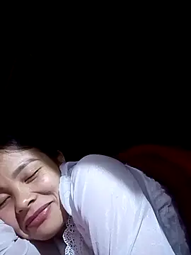 Snapshot of mon1-day chatting on 11/17/25, 01:50 mon1-day online show from 11/17/25, 01:50