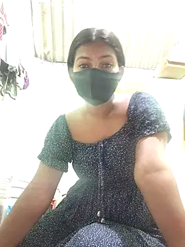 Hot-Pari2 online show from 11/17/25, 06:19