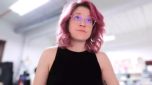 winestaindlips online show from 11/25/25, 07:03