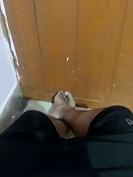 Snapshot of ROCKER0UDI chatting on 11/23/25, 06:41 ROCKER0UDI online show from 11/23/25, 06:41