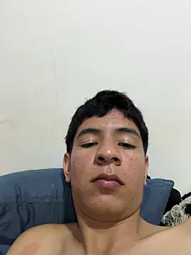 Snapshot of andresinh_ chatting on 11/18/25, 02:17 andresinh online show from 11/18/25, 02:17