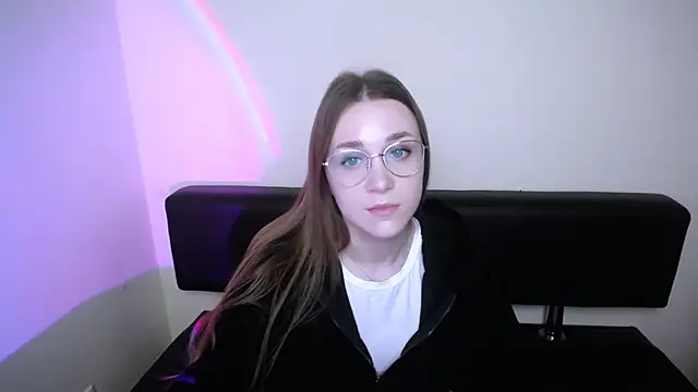 MillaTems  online show from 11/18/25, 10:20