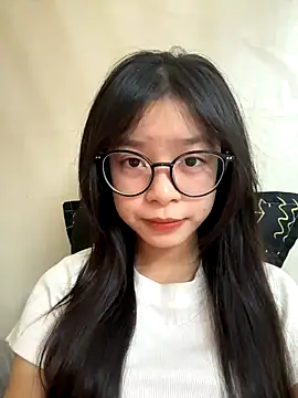 Snapshot of mau155_ chatting on 11/18/25, 07:02 mau155 online show from 11/18/25, 07:02