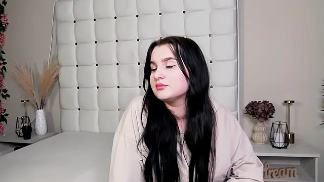 EvaVise online show from 11/17/25, 01:06