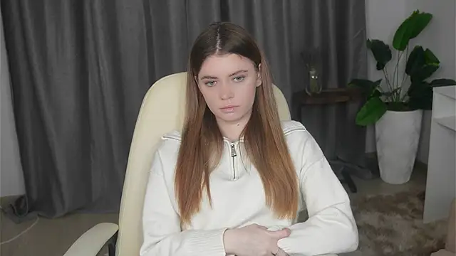 AngelesBenitz online show from 11/18/25, 02:21