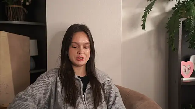 Snapshot of CoreneMollicone chatting on 11/20/25, 10:26 CoreneMollicone online show from 11/20/25, 10:26