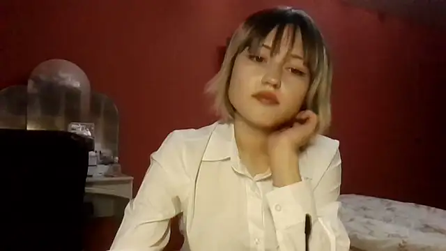 SkylaPorter online show from 11/25/25, 01:55