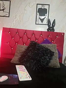 Snapshot of Miabellaksh chatting on 11/18/25, 01:37 Miabellaksh online show from 11/18/25, 01:37