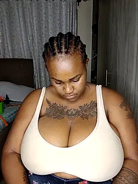 Snapshot of Chubbycharmdoll chatting on 11/18/25, 04:11 Chubbycharmdoll online show from 11/18/25, 04:11