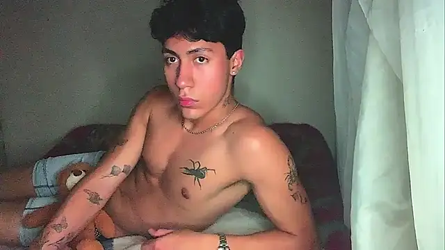 lyonjared  online show from 12/02/25, 01:44