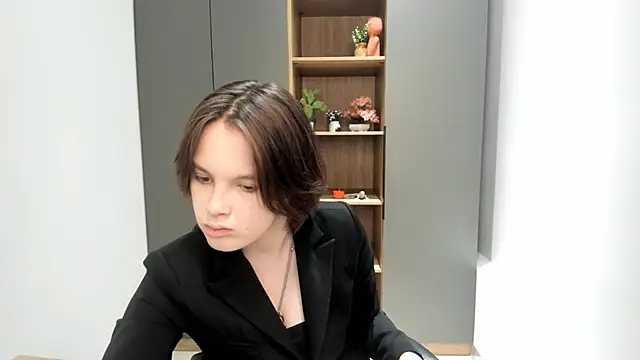 AlesiaYonke online show from 11/21/25, 09:41