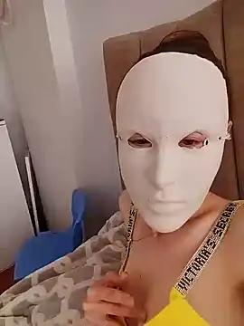 Snapshot of alalora09 chatting on 11/25/25, 12:38 alalora09 online show from 11/25/25, 12:38