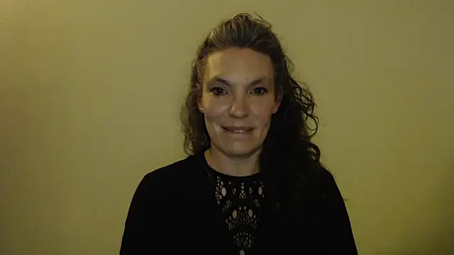 Maeve40 online show from 11/28/25, 08:33