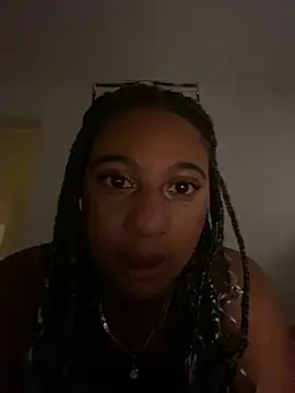 Snapshot of Lydiax chatting on 11/26/25, 09:49 Lydiax online show from 11/26/25, 09:49