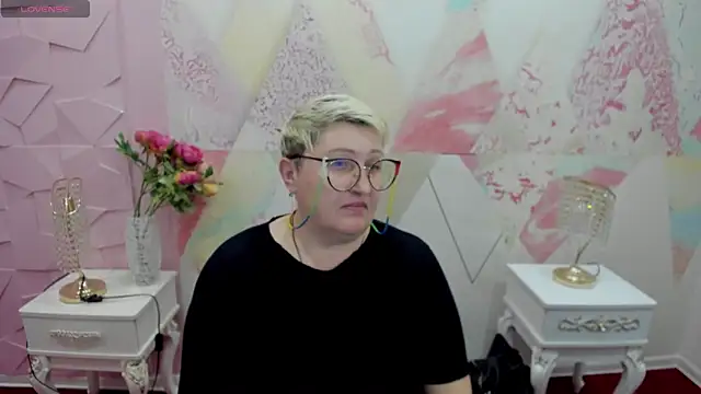 Snapshot of Helga_anasis1 chatting on 11/19/25, 06:57 Helga anasis1 online show from 11/19/25, 06:57