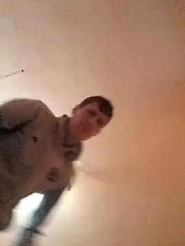 uiuftyrrtydre online show from 11/19/25, 04:56