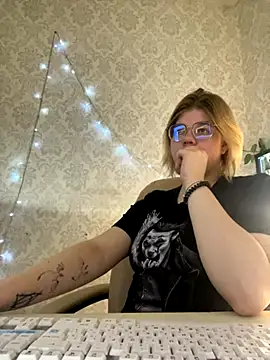 KrisRoyal online show from 11/21/25, 09:30