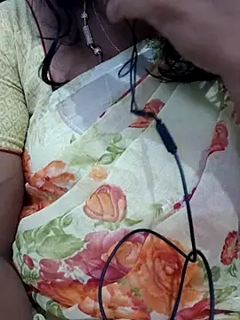 rishitamil01 online show from 11/23/25, 12:27