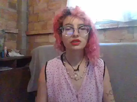 Madolina online show from 11/19/25, 03:23