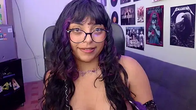 kirmmy kitty online show from 11/24/25, 08:52