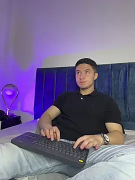 Snapshot of Ethan-Connor chatting on 11/20/25, 08:30 Ethan-Connor online show from 11/20/25, 08:30