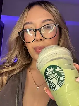 saliha pinky  online show from 11/26/25, 11:39