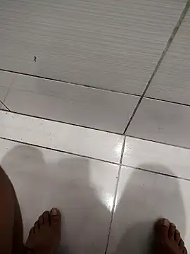 Kfrtui1 online show from 11/20/25, 06:24