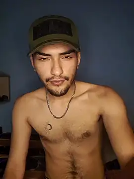 Snapshot of Auron_merrow chatting on 11/27/25, 01:29 Auron merrow online show from 11/27/25, 01:29