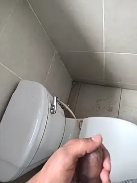 Snapshot of MMR8500 chatting on 11/24/25, 11:54 MMR8500 online show from 11/24/25, 11:54