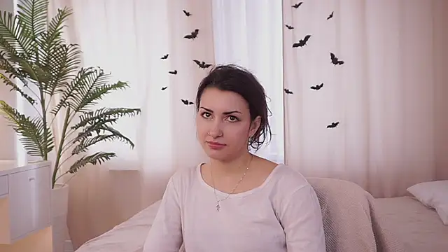 Snapshot of DovieMascall chatting on 11/21/25, 07:18 DovieMascall online show from 11/21/25, 07:18