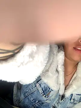 Snapshot of Bailey_Pink chatting on 11/24/25, 05:12 Bailey Pink online show from 11/24/25, 05:12