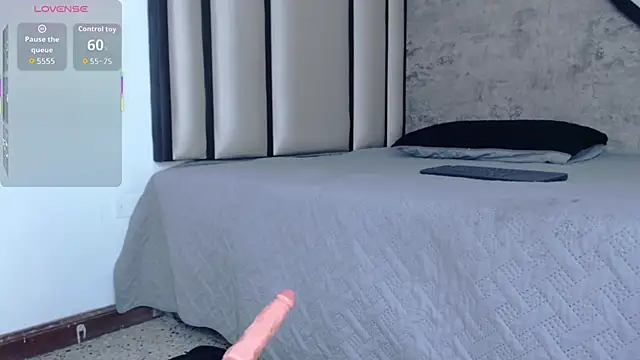 Snapshot of Alise-Mason chatting on 11/21/25, 11:58 Alise-Mason online show from 11/21/25, 11:58