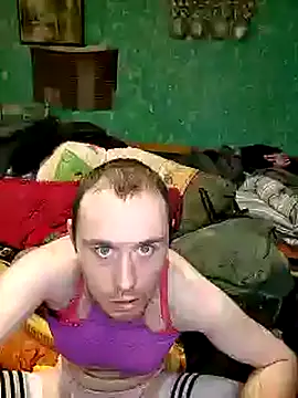 Snapshot of johnboylovescumi chatting on 11/20/25, 10:42 johnboylovescumi online show from 11/20/25, 10:42