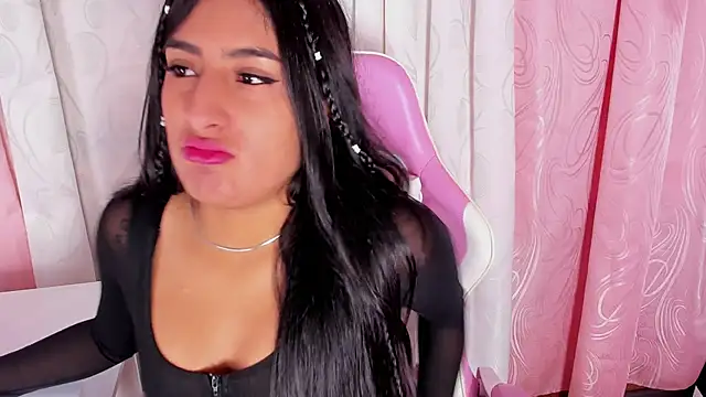 Sara cloudy2 online show from 11/24/25, 01:55