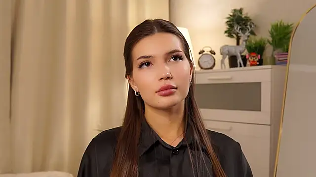 MiriamFeavel online show from 11/23/25, 12:38