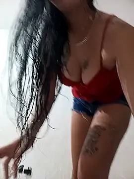 Snapshot of Haryelle35 chatting on 11/22/25, 01:04 Haryelle35 online show from 11/22/25, 01:04