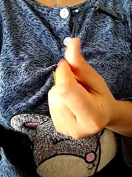 Snapshot of yasmine_x chatting on 12/02/25, 02:34 yasmine x online show from 12/02/25, 02:34