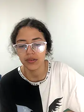 Lucris0304 online show from 11/24/25, 07:02