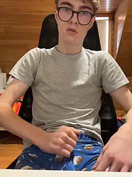 Snapshot of leBeauGosseMasquer chatting on 11/22/25, 07:24 leBeauGosseMasquer online show from 11/22/25, 07:24